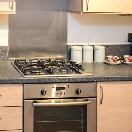 Elegant 2 Bedroom City Centre Apartment - Free Parking - Private Balcony EDI Exterior photo