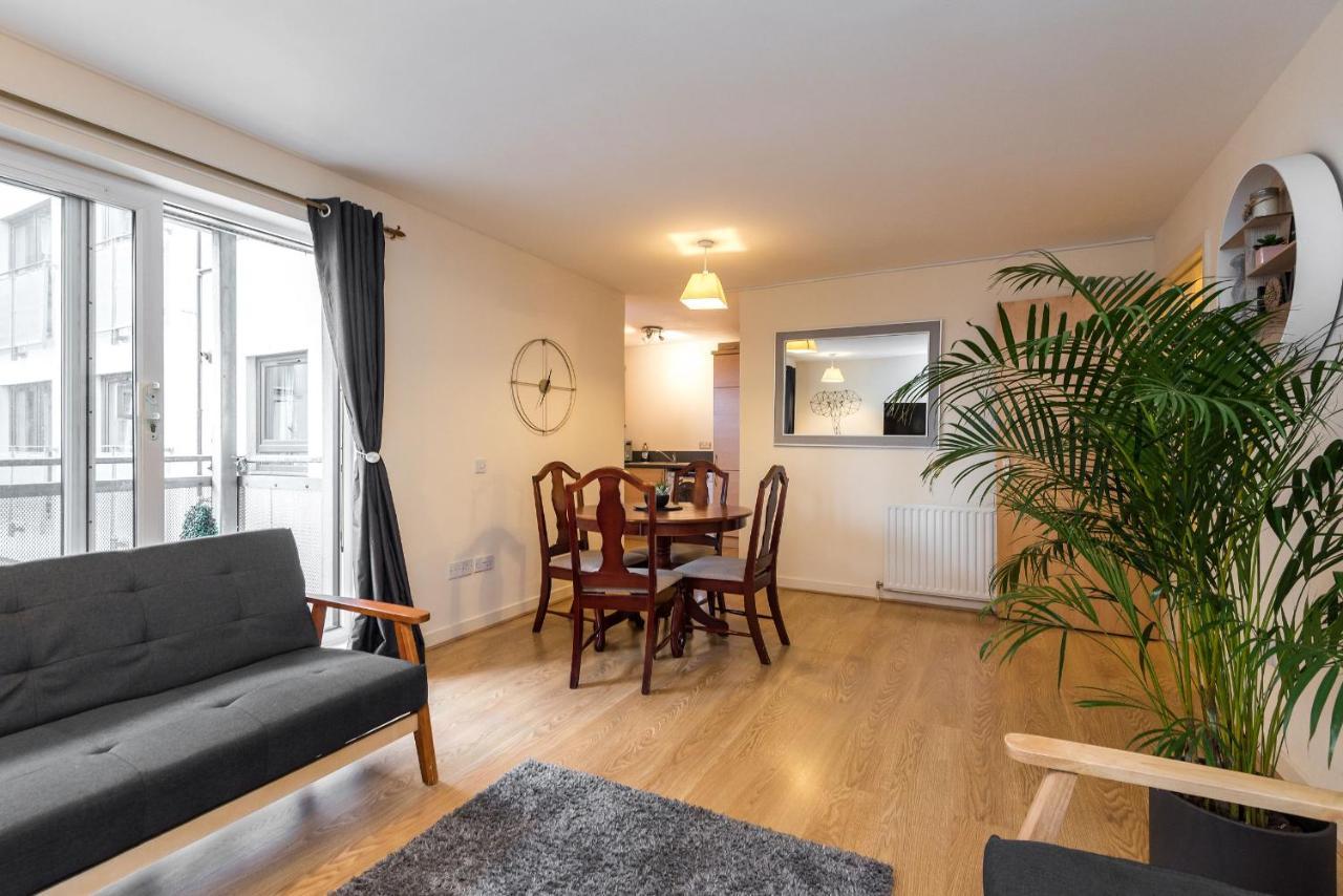 Elegant 2 Bedroom City Centre Apartment - Free Parking - Private Balcony EDI Exterior photo