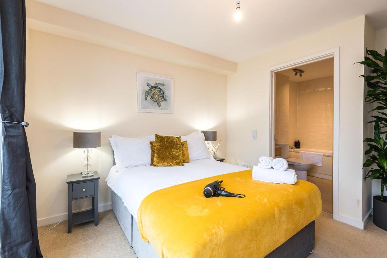 Elegant 2 Bedroom City Centre Apartment - Free Parking - Private Balcony EDI Exterior photo