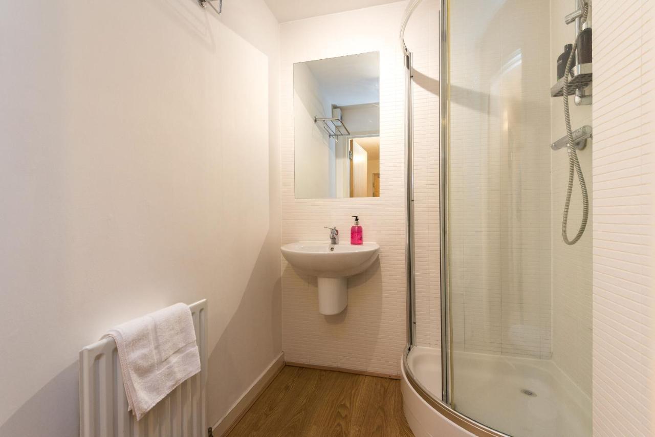 Elegant 2 Bedroom City Centre Apartment - Free Parking - Private Balcony EDI Exterior photo