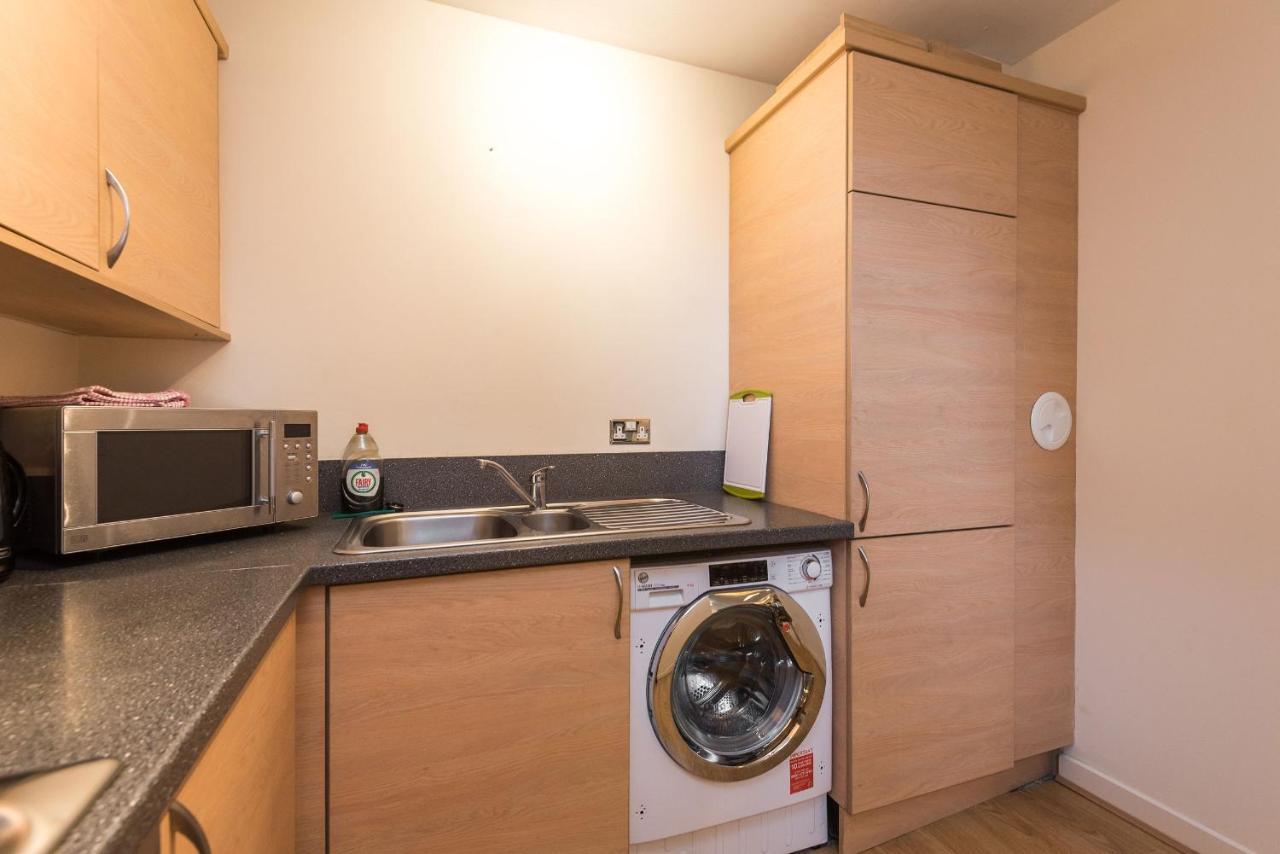 Elegant 2 Bedroom City Centre Apartment - Free Parking - Private Balcony EDI Exterior photo