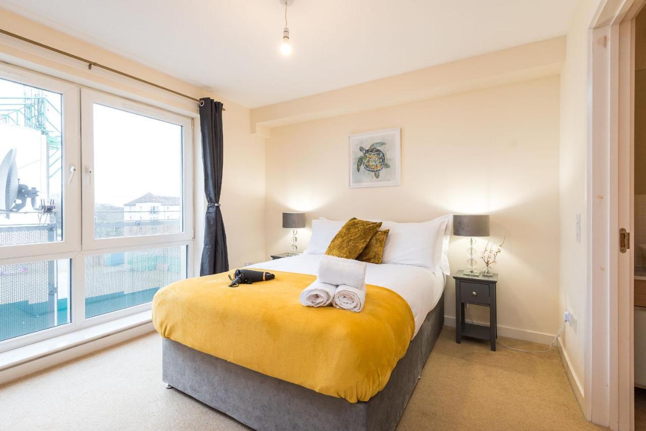 Elegant 2 Bedroom City Centre Apartment - Free Parking - Private Balcony EDI Exterior photo
